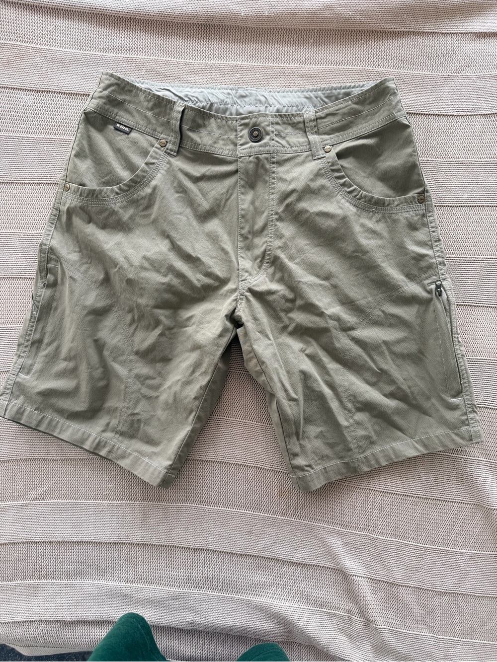 Kuhl Men's Sage Green Cargo Shorts hiking 32